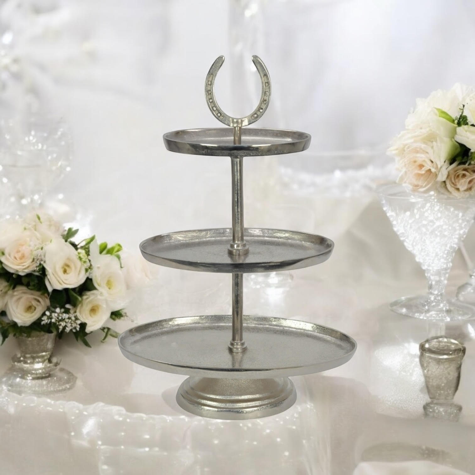 AcaciaHome Horseshoe 3 Tier Dessert Stand