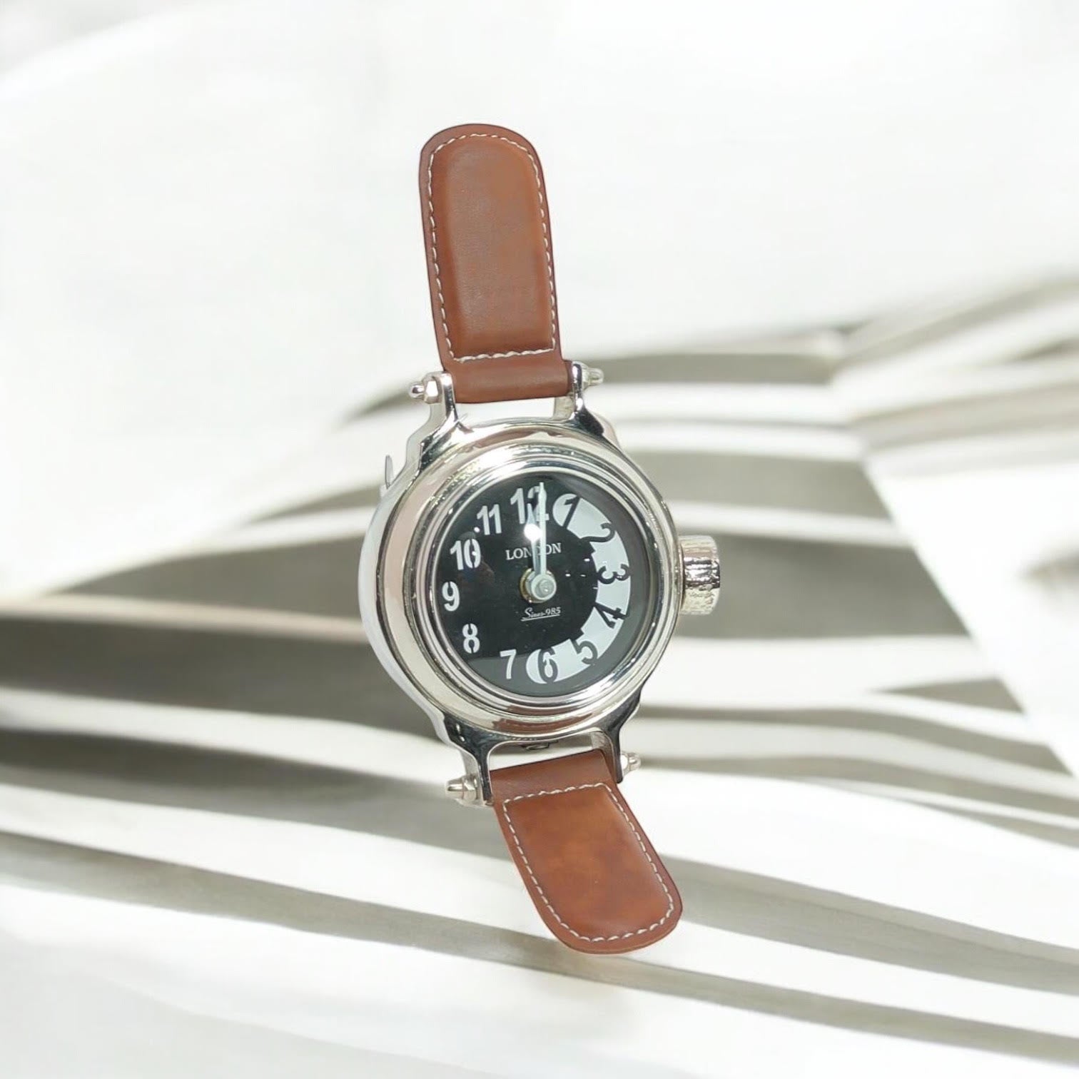 Stylish & Modern Chrome Watch Mantel Clock (22 CM Mantel Clock)