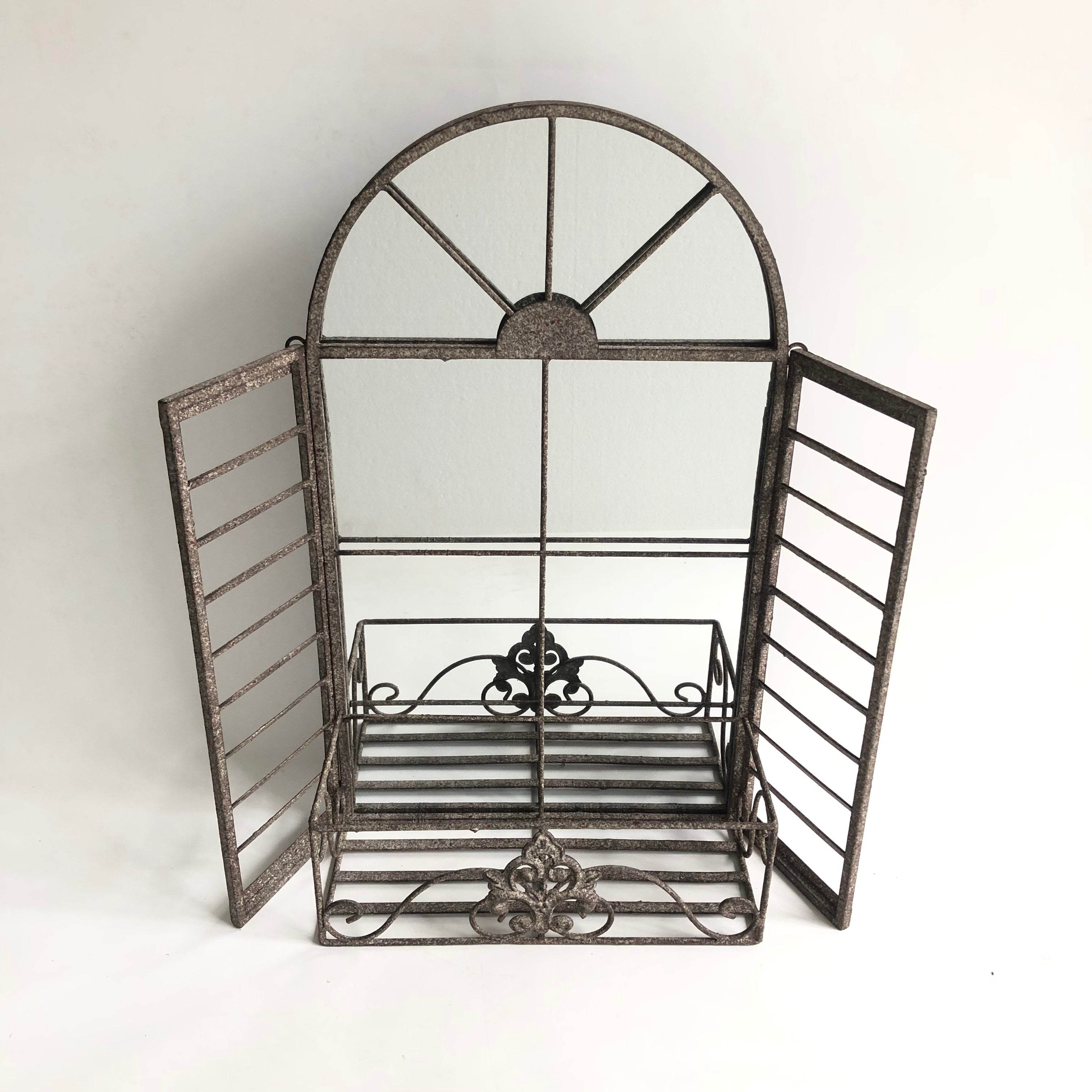 AcaciaHome Vintage Metal Wall Planter Holder