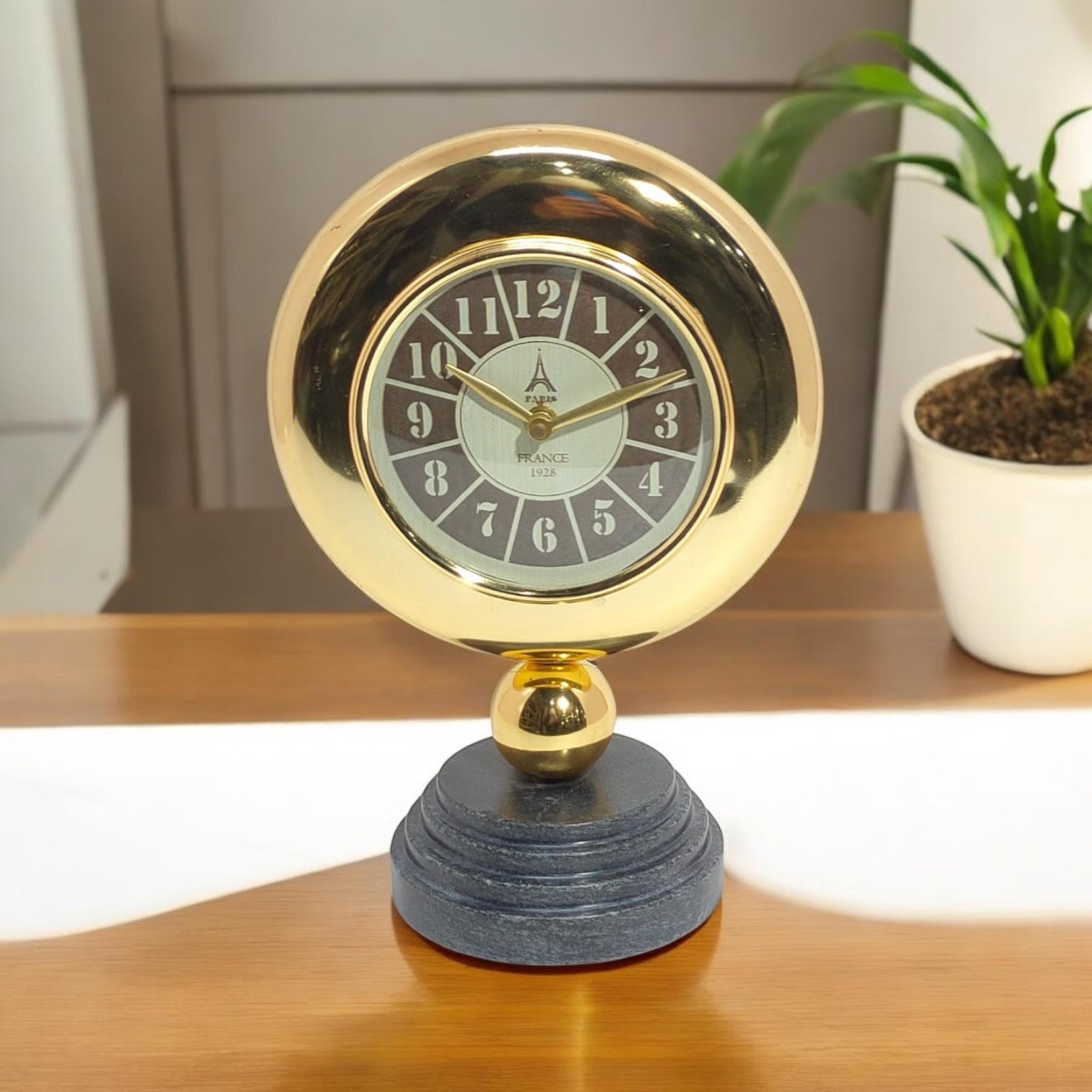 Gold Black Mantel Clock – Elegant Silent Sweep Tabletop Timepiece (25 CM Mantel Clock)