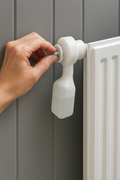 Radiator Bleeder with water reservoir