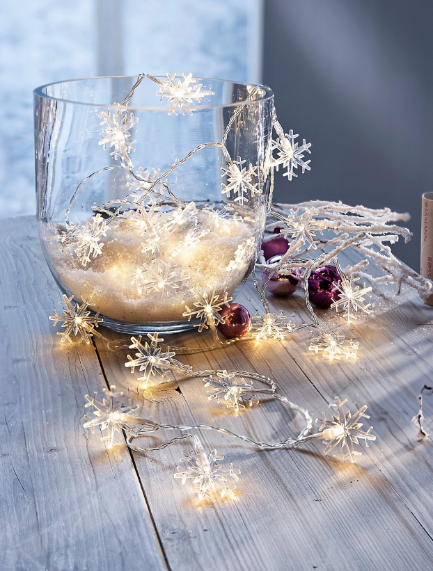 Snowflakes String Lights ? Set of 20