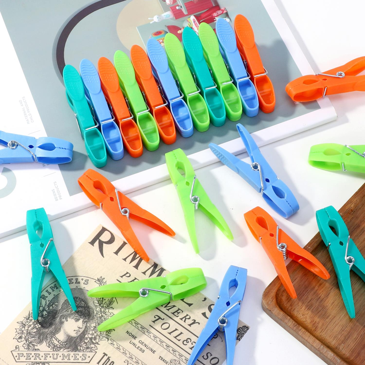 Vinsani 52Pk Plastic Pegs