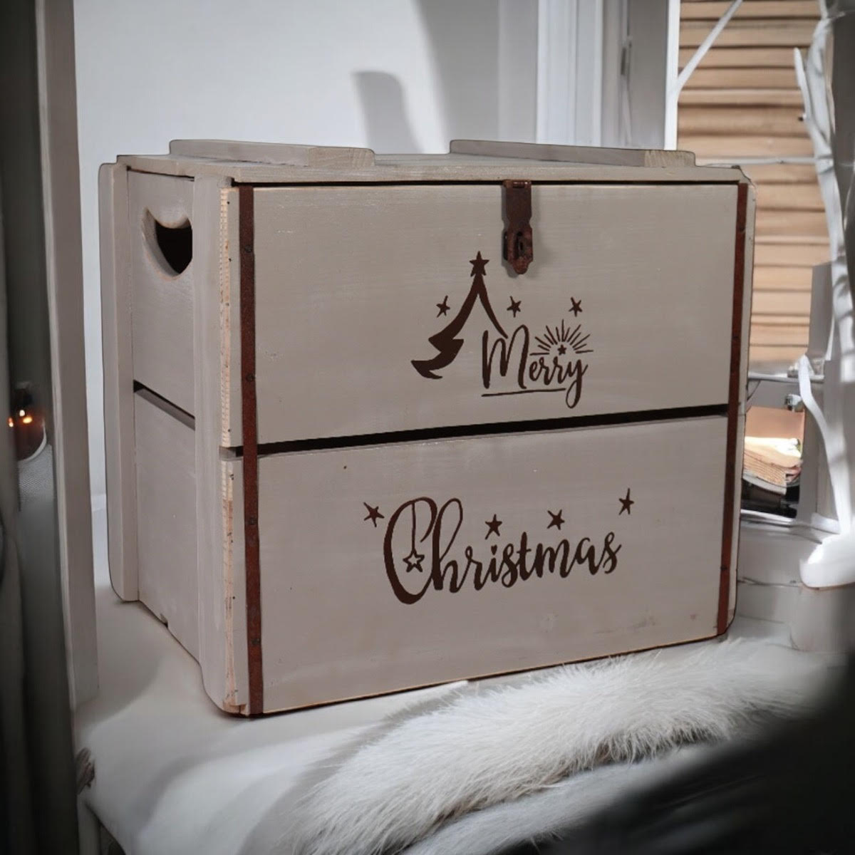 AcaciaHome Vintage and Charming Rustic Merry Xmas Storage Crate (Vintage Grey)