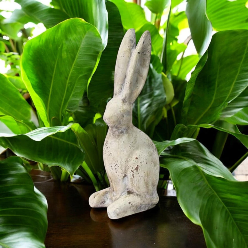 AcaciaHome Durable 26cm Stone-Effect Hare Sculpture