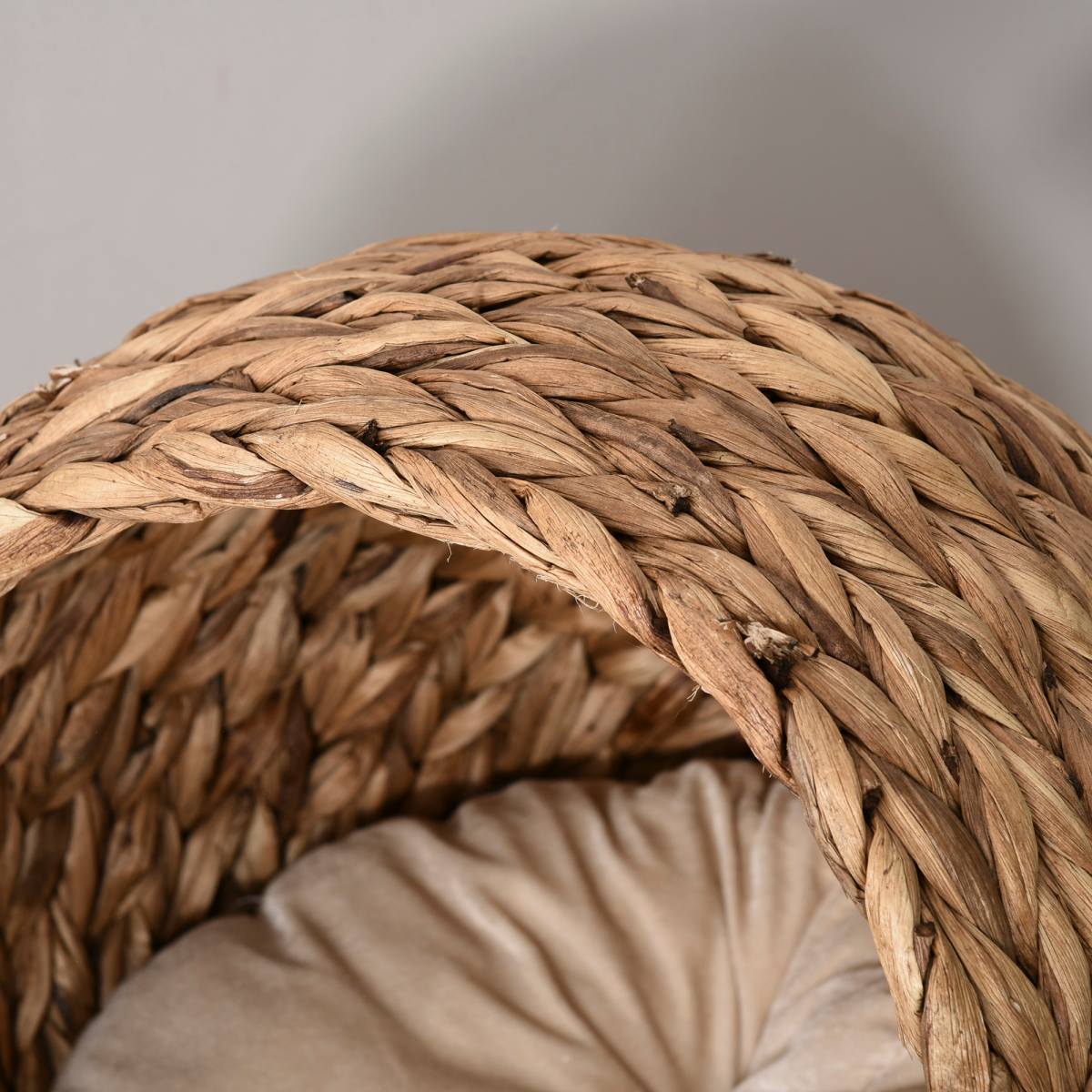 PawHut Elevated Kitten Hooded Rattan Cat House Basket Cushion, 52x42x60cm Brown