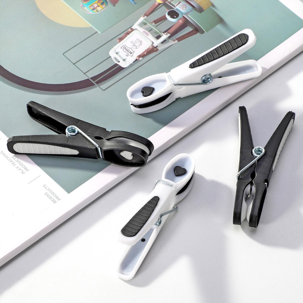 Vinsani 20Pk Plastic Pegs