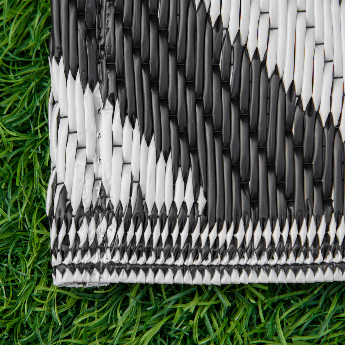 121x182cm Reversible Outdoor Rug Portable Plastic Straw RV  Outsunny