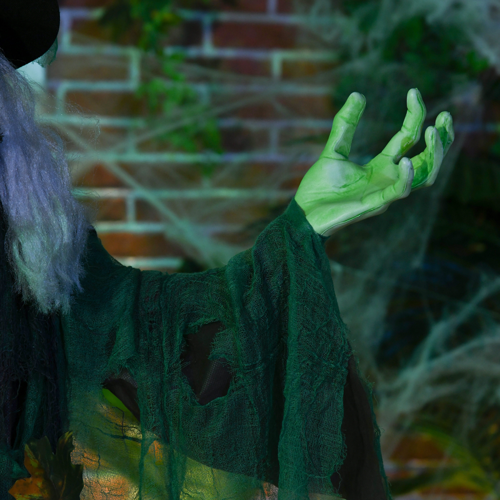 HOMCOM 6ft Outdoor Halloween Witch Prop Decoration with Light Up Eyes and Heart