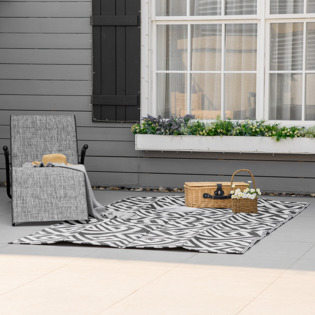 121x182cm Reversible Outdoor Rug Portable Plastic Straw RV  Outsunny