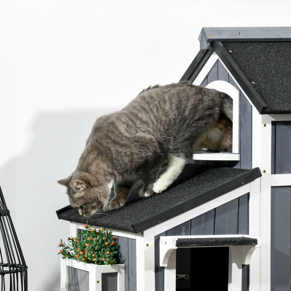 PawHut – Wooden – Cat – House – Outdoor with Flower Pot, – Window, Multiple – Entrances