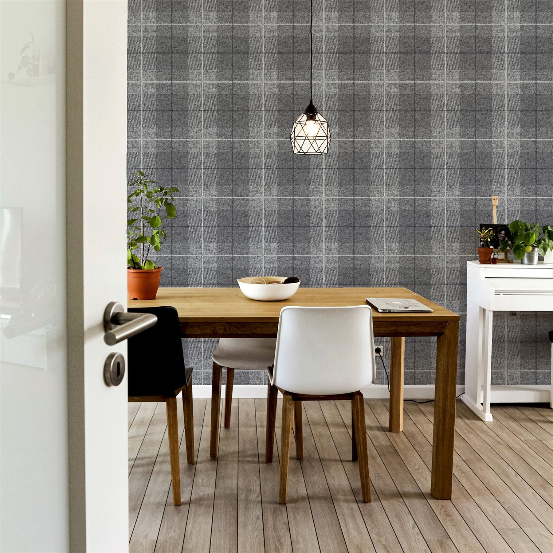 Country Tartan Charcoal sw6