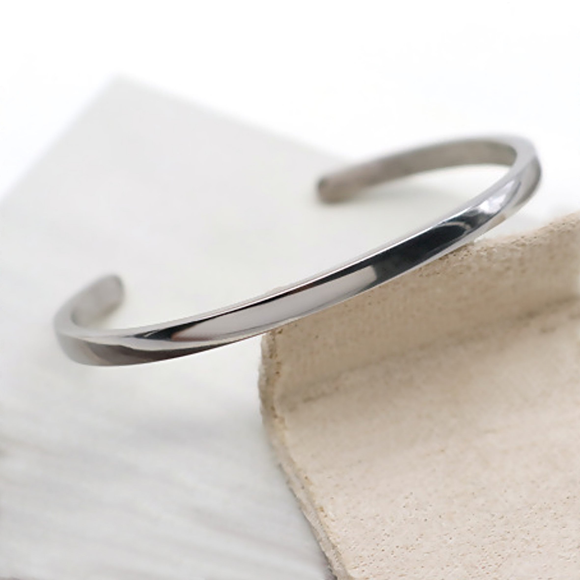 Serene Silver Bangle
