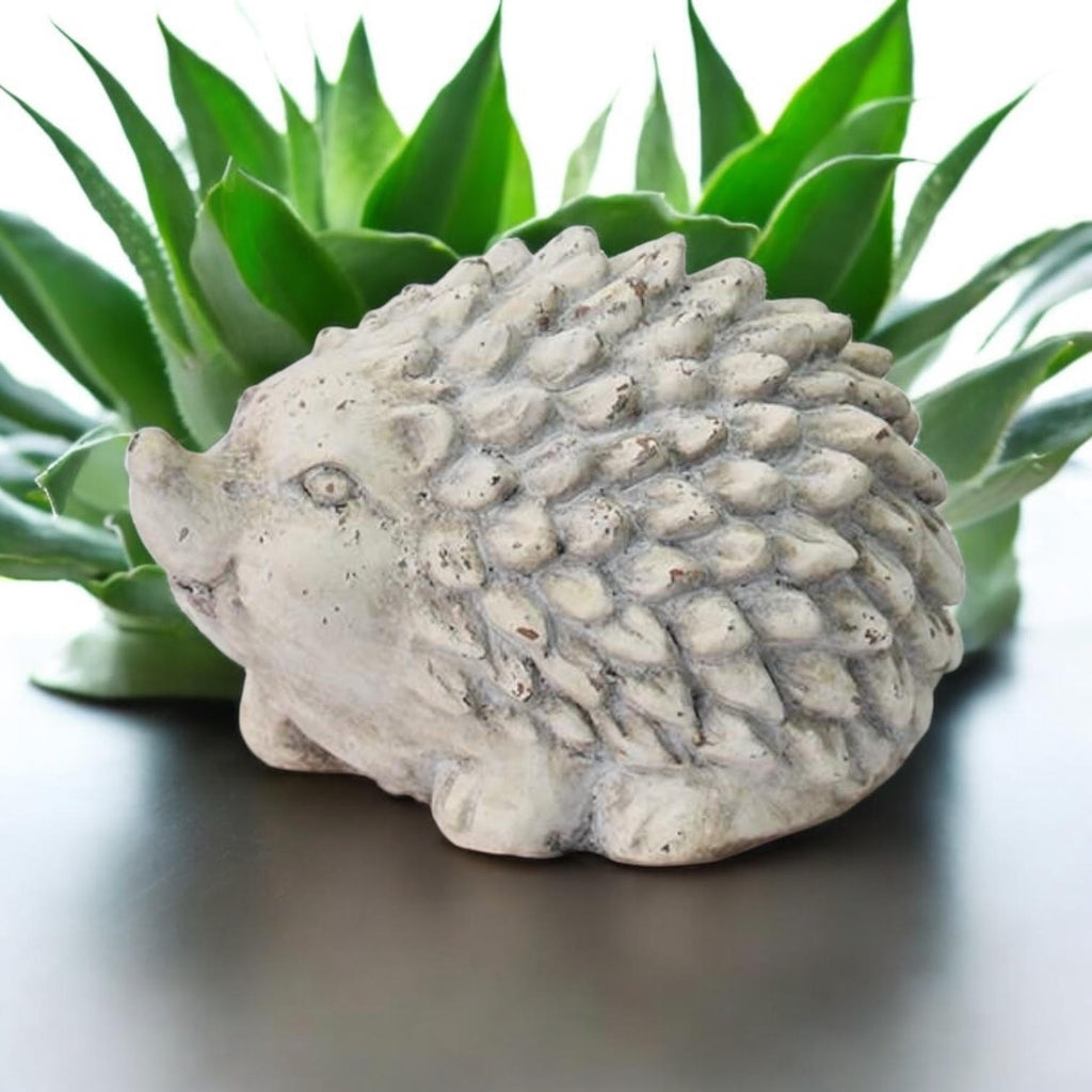 Durable Stone-Look Hedgehog Garden Sculpture (21cm Cream Hedgehog Statue)