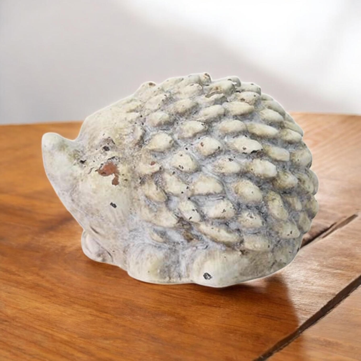 Durable Stone-Look Hedgehog Garden Sculpture (10cm Cream Hedgehog Statue)
