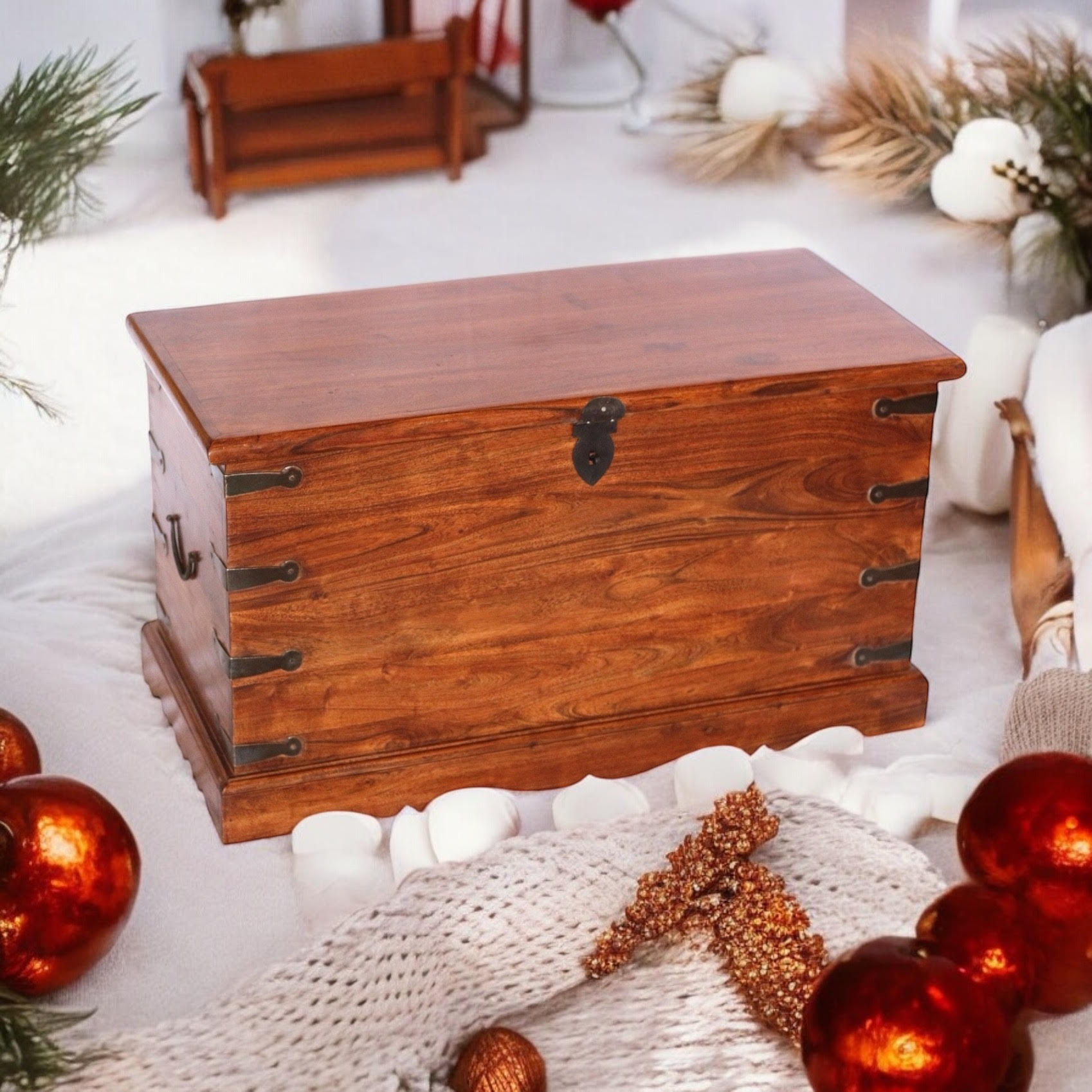 Durable and Vintage Rustic Wooden 90CM Storage Trunk Chest –Rectangular chest