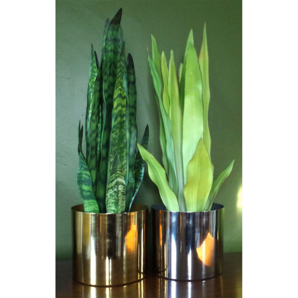 Leaf Metal Planter Plant Pot with Polished Gold Finish 20 x 18cm