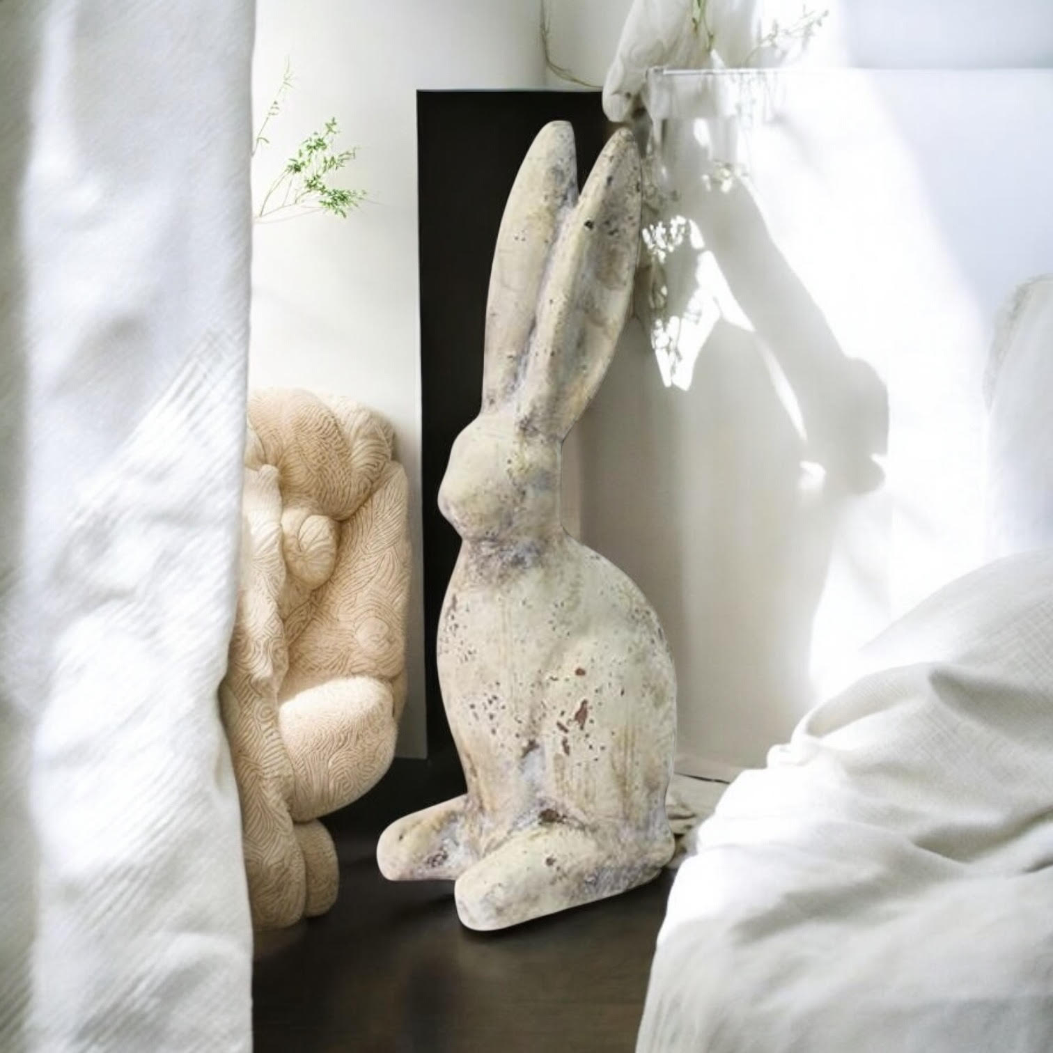 AcaciaHome Durable 26cm Stone-Effect Hare Sculpture